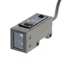E3S-CR11 5M - OMRON INDUSTRIAL AUTOMATION - E3S-CR11 5M - Photoelectric Sensor, 3 m, NPN / PNP, 100 mA, 10 VDC to 30 VDC
