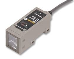 E3S-CR11 - OMRON INDUSTRIAL AUTOMATION - E3S-CR11 - Photoelectric Sensor, E3S Series, Fuzzy Logic, Retroreflective, 3 m, NPN / PNP, 10 V to 30 V