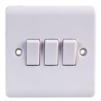 D1050NR - VOLEX ACCESSORIES - D1050NR - 10AX 3 Gang, 2 Way Wall Switch