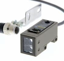 E3S-CD11-M1J 0.3M - OMRON INDUSTRIAL AUTOMATION - E3S-CD11-M1J 0.3M - Photoelectric Sensor, 700 mm, NPN / PNP, 100 mA Output, 10 VDC to 30 VDC